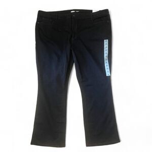 OLD NAVY Mid-Rise Plus-Size Kicker Boot-Cut Jeans, NWT. Size 24